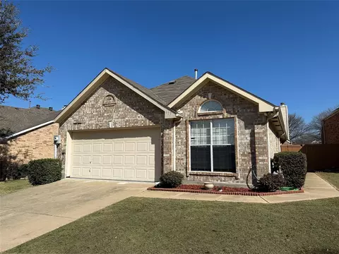 917 Winterstone Dr, Lewisville, TX 75067