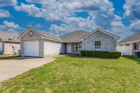3326 Shining Light Dr, Dallas, TX 75228
