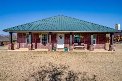 1105 Riverwood Trl, Cleburne, TX 76033