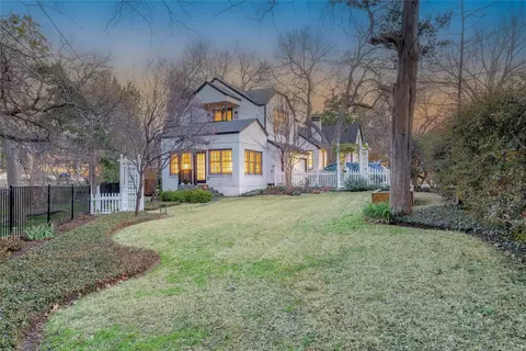1302 E Canterbury Ct, Dallas, TX 75208