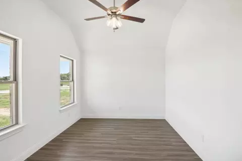 1013 Springfield Rd, Springtown, TX 76082 photo 13