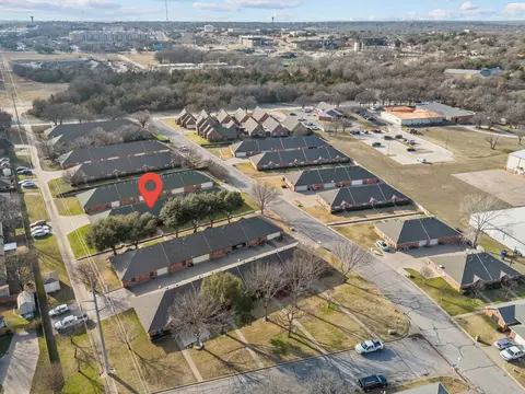 938 Austin Ct, Weatherford, TX 76086