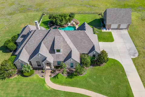 4750 High Point Dr, Celina, TX 75009