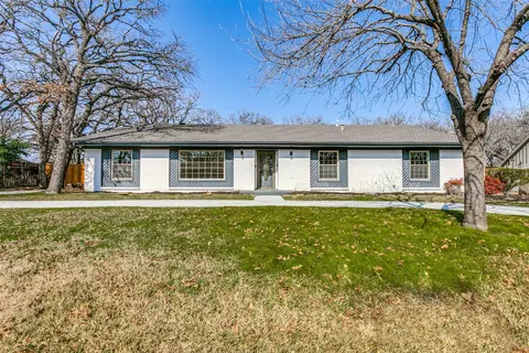 1914 Windlea Dr, Euless, TX 76040