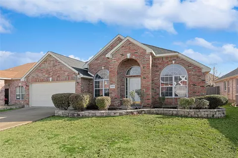 4950 Autumn Hl, Grand Prairie, TX 75052