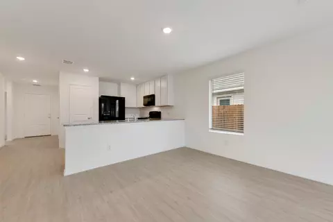 14194 Inglebert St, Pilot Point, TX 76258