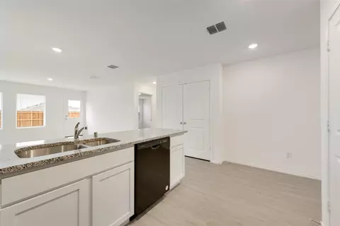 14194 Inglebert St, Pilot Point, TX 76258 photo 4