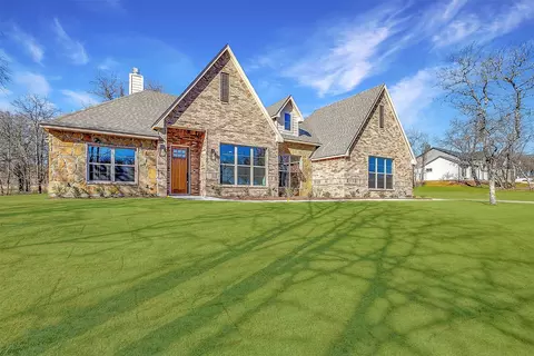 4020 Conejo Ct, Poolville, TX 76487