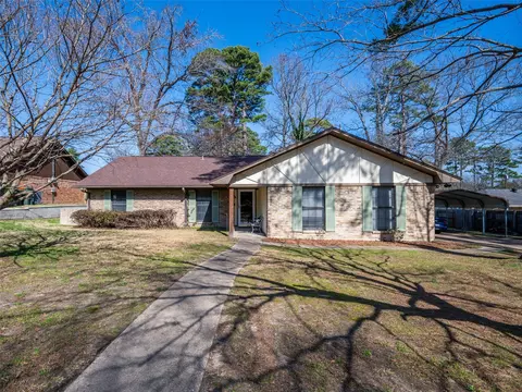 3814 Pine Manor Dr, Tyler, TX 75701