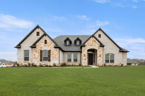 4008 Twin Hills Ct, Joshua, TX 76058