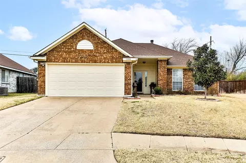 1100 Hanover Dr, Euless, TX 76040