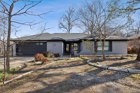 120 Rosamond St, Burleson, TX 76028