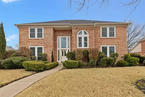 5033 River Bluff Dr, Fort Worth, TX 76132