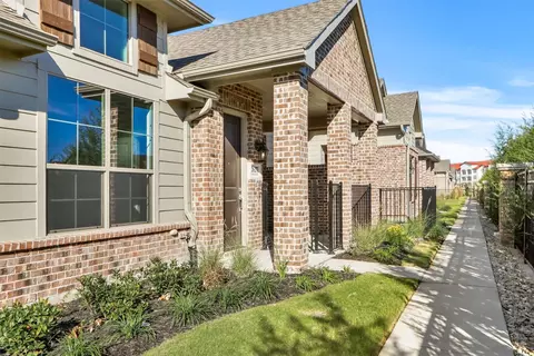 2627 St Helena Ln, Grand Prairie, TX 75054