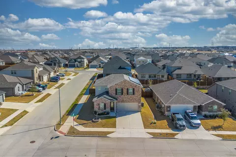 2501 Shakopee St, Fort Worth, TX 76179
