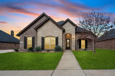 104 Peyton Pl, Waxahachie, TX 75165