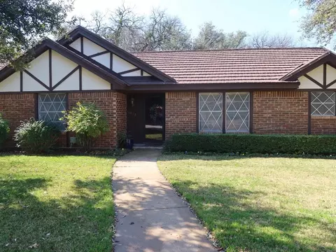 7813 Regatta Ct, Fort Worth, TX 76179