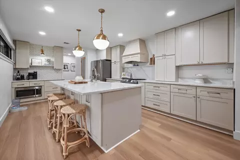 2021 Canterbury St, Irving, TX 75062