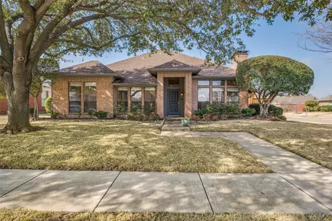 4213 Meadowdale Dr, Carrollton, TX 75010