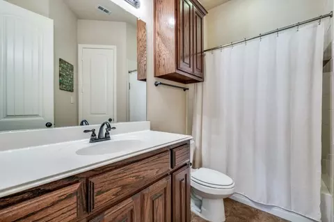 Bath - 401 Devonshire Dr, Prosper, TX 75078 photo 4 of 5