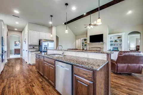 Kitchen - 401 Devonshire Dr, Prosper, TX 75078 photo 4 of 4