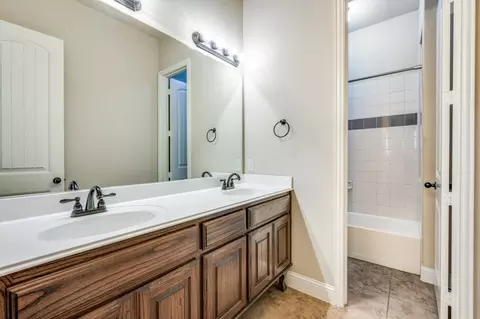 Bath - 401 Devonshire Dr, Prosper, TX 75078 photo 5 of 5