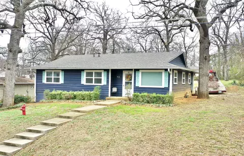 916 Thatcher St, Denison, TX 75020