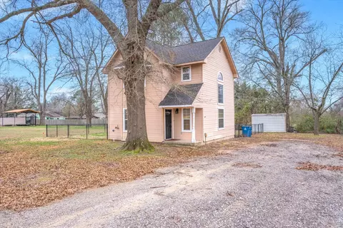 425 N Pecan St, Van, TX 75790