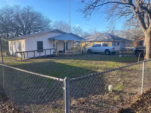 1840 Evelyn St, Hawk Cove, TX 75474