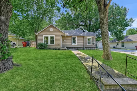 512 Beech St, Bonham, TX 75418