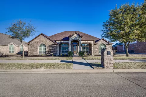 1017 Regal Bluff Ln, Desoto, TX 75115