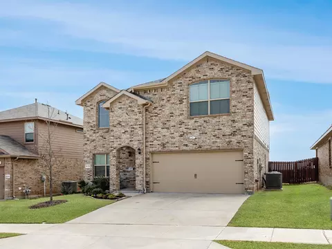 10113 Huntersville Trl, Fort Worth, TX 76108