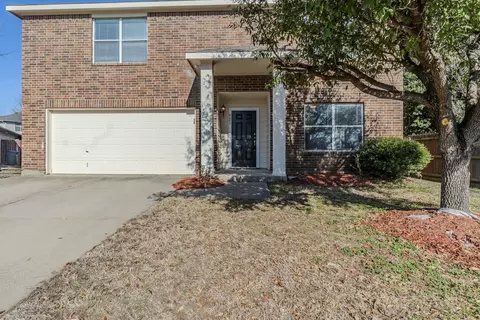 921 Rock Dove Cir, Saginaw, TX 76131