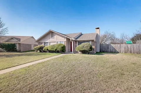 1131 Willow Run Cir, Duncanville, TX 75137