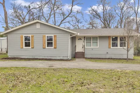 519 N College St, Lindale, TX 75771