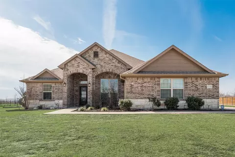 1110 Christie Ln, Oak Ridge, TX 75161