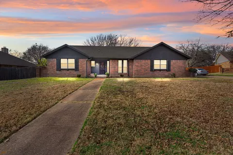 2509 Morrison Dr, Euless, TX 76039