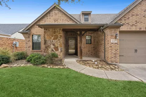 537 Sterling Dr, Benbrook, TX 76126