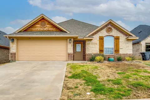 233 Jacinth Ln, Granbury, TX 76049