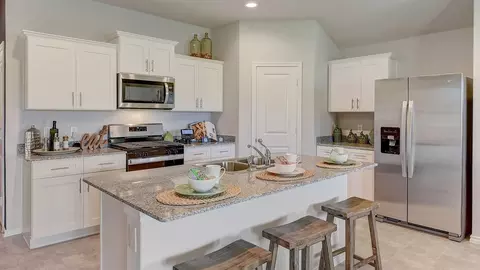 612 Bronze Cir E, Springtown, TX 76082 photo 3