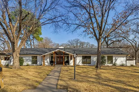 146 Manor Way St, Grapevine, TX 76051