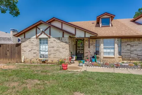 7310 Davis Blvd, North Richland Hills, TX 76182