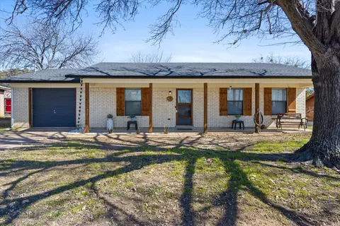 714 N Keith St, Granbury, TX 76048