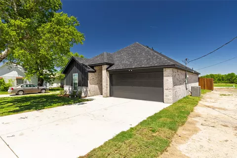 Exterior - 307 E Sanger St, Celeste, TX 75423 photo 3 of 6