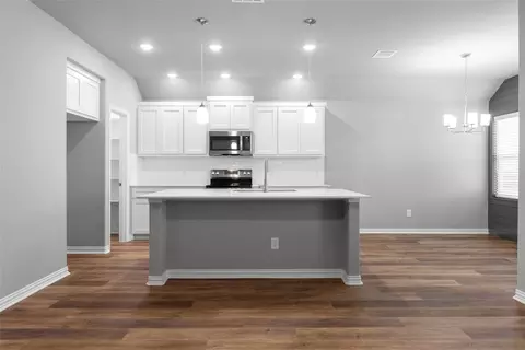 Entry Way - 307 E Sanger St, Celeste, TX 75423 photo 3 of 7