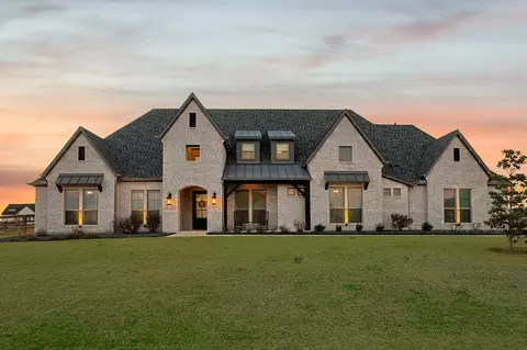 516 Westcreek Ln, Northlake, TX 76226