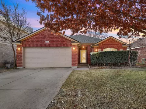 421 Prairie Gulch Dr, Fort Worth, TX 76140