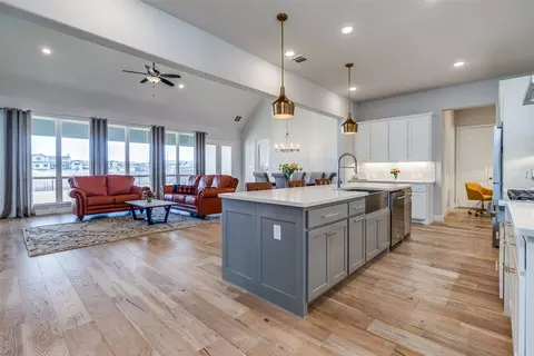 Kitchen - 577 Broadleaf Way, Haslet, TX 76052 photo 4 of 5