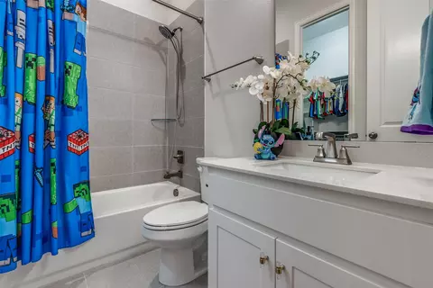 Bath - 577 Broadleaf Way, Haslet, TX 76052 photo 6 of 6
