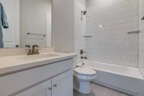 Bath - 577 Broadleaf Way, Haslet, TX 76052 photo 4 of 6